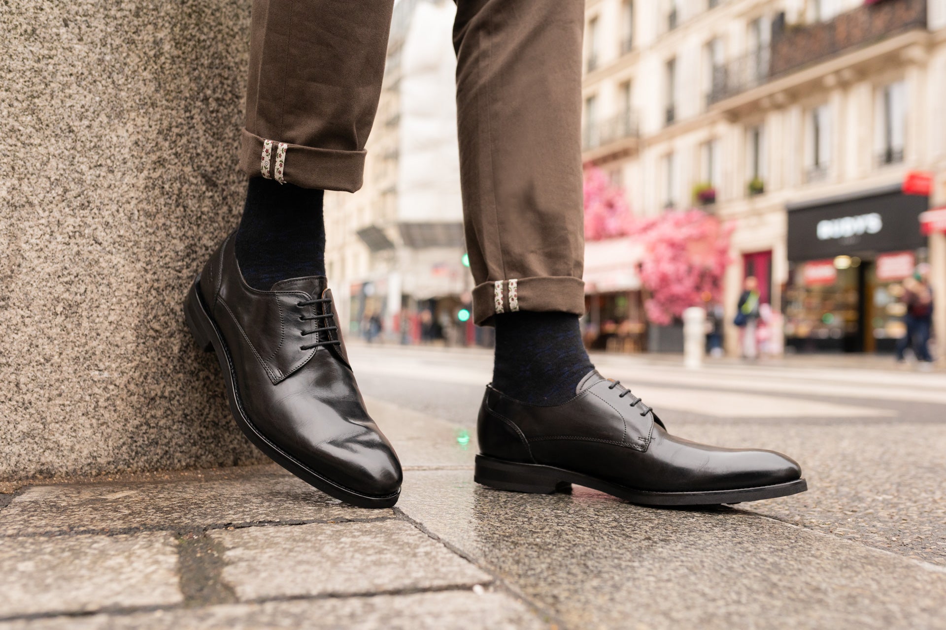 Quelles chaussures noires pour hommes porter au bureau Melvin